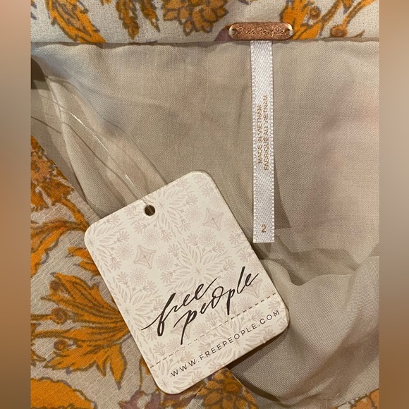 Free People Lilith Cream & Orange
Floral Print Maxi Skirt Size 2 NWT Beautiful!! - Picture 5 of 7